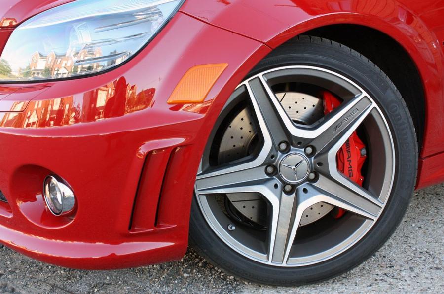  Mercedes-Benz C63 AMG Performance Pack 2011 года  (фото 2 из 39)